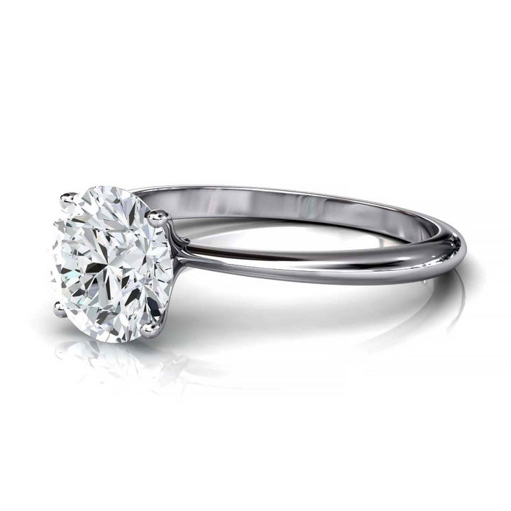 Elegant 1.3ct Lab Diamond Solitaire Engagement Ring with Tapered Band