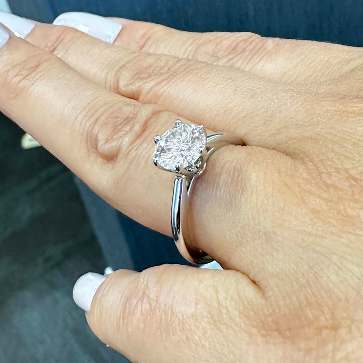 Round Solitaire Lab-Grown Diamond Engagement Ring in 14K Gold - Item - xnuj1523-100