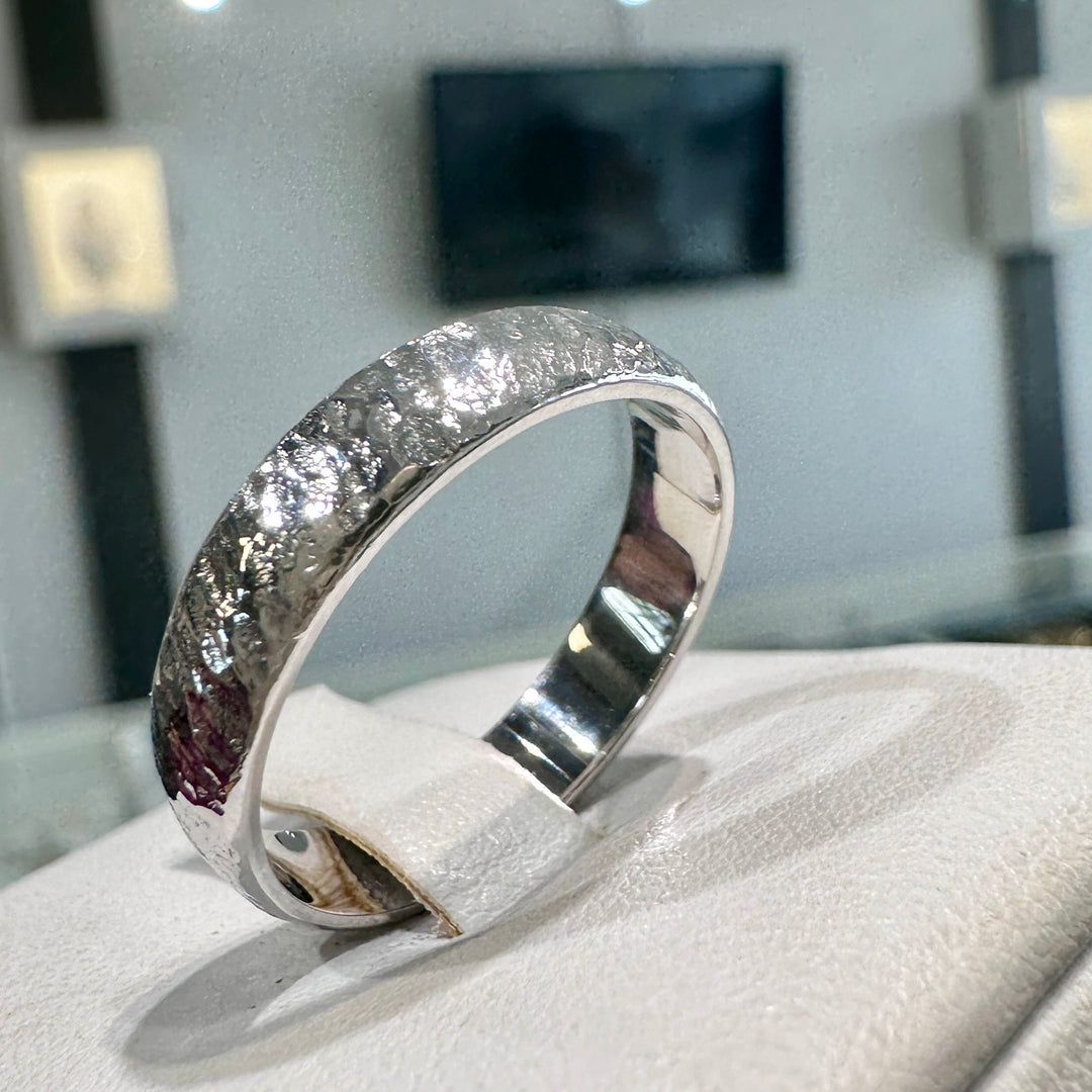 10K white gold men's band with textured finish, 4.85 mm width.