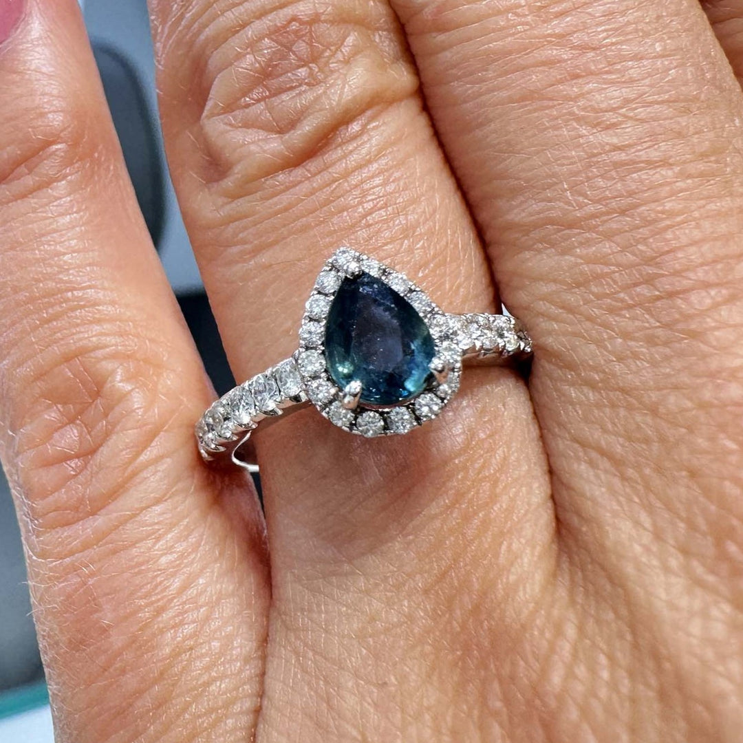 Elegant Pear-Shaped Blue Sapphire Halo Ring in 14K Gold with Diamonds