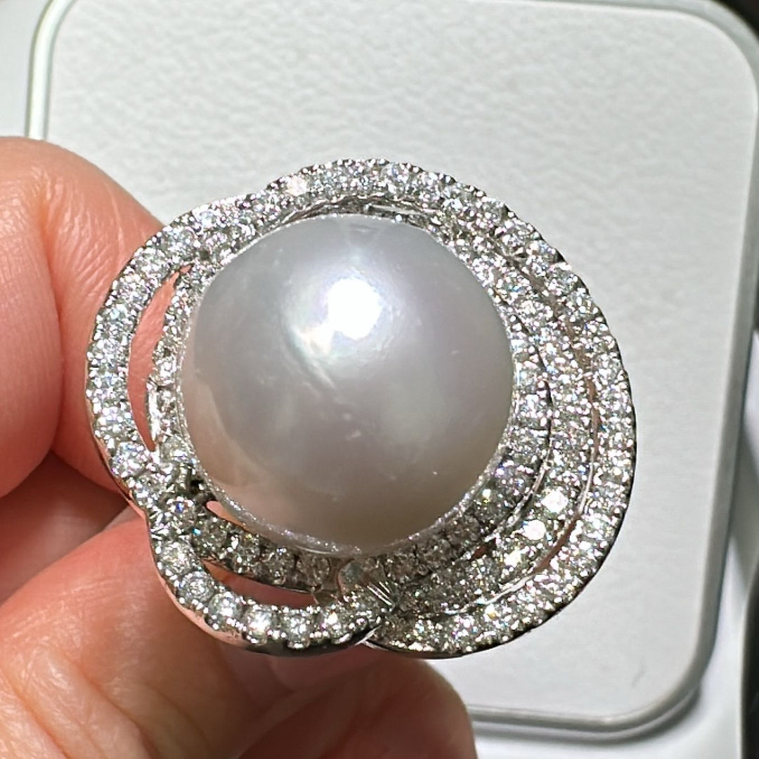17.1mm White South Sea Pearl ring with 2.06 ct lab-grown diamonds in 18K gold.