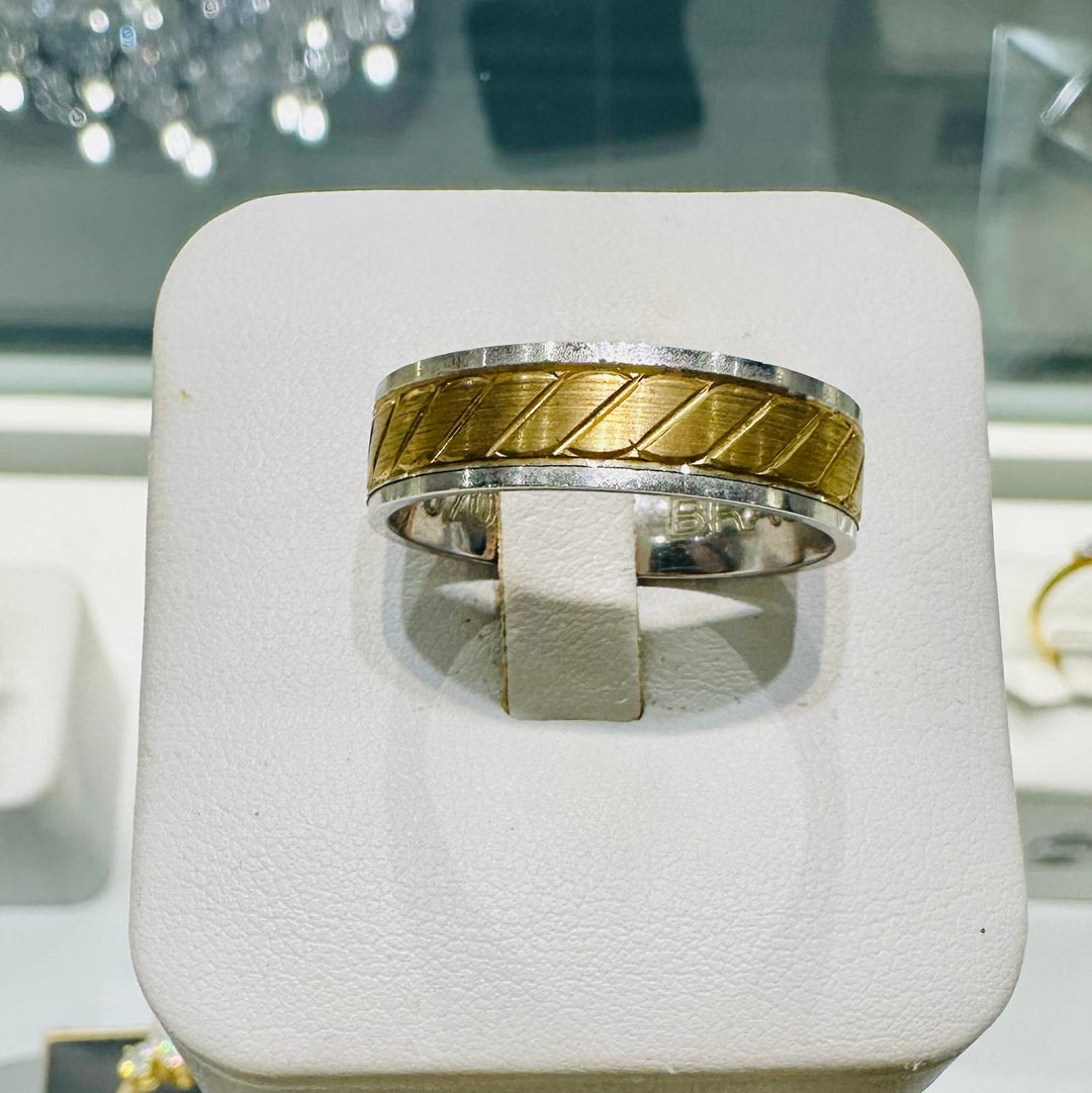 10K two-tone gold men’s wedding band with textured yellow center and white edges