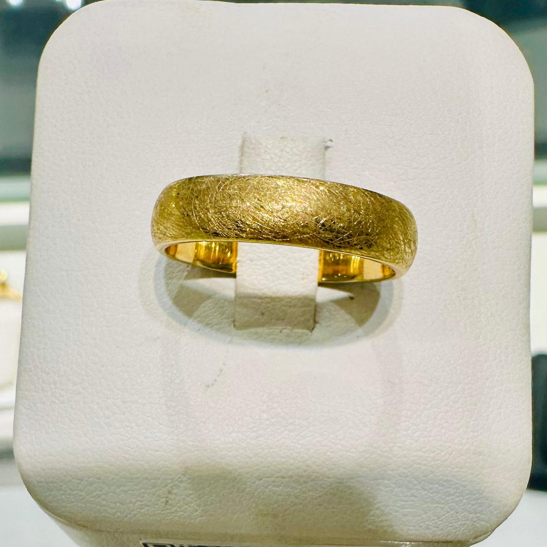 10K yellow gold men’s wedding band with brushed finish, 4.74mm wide