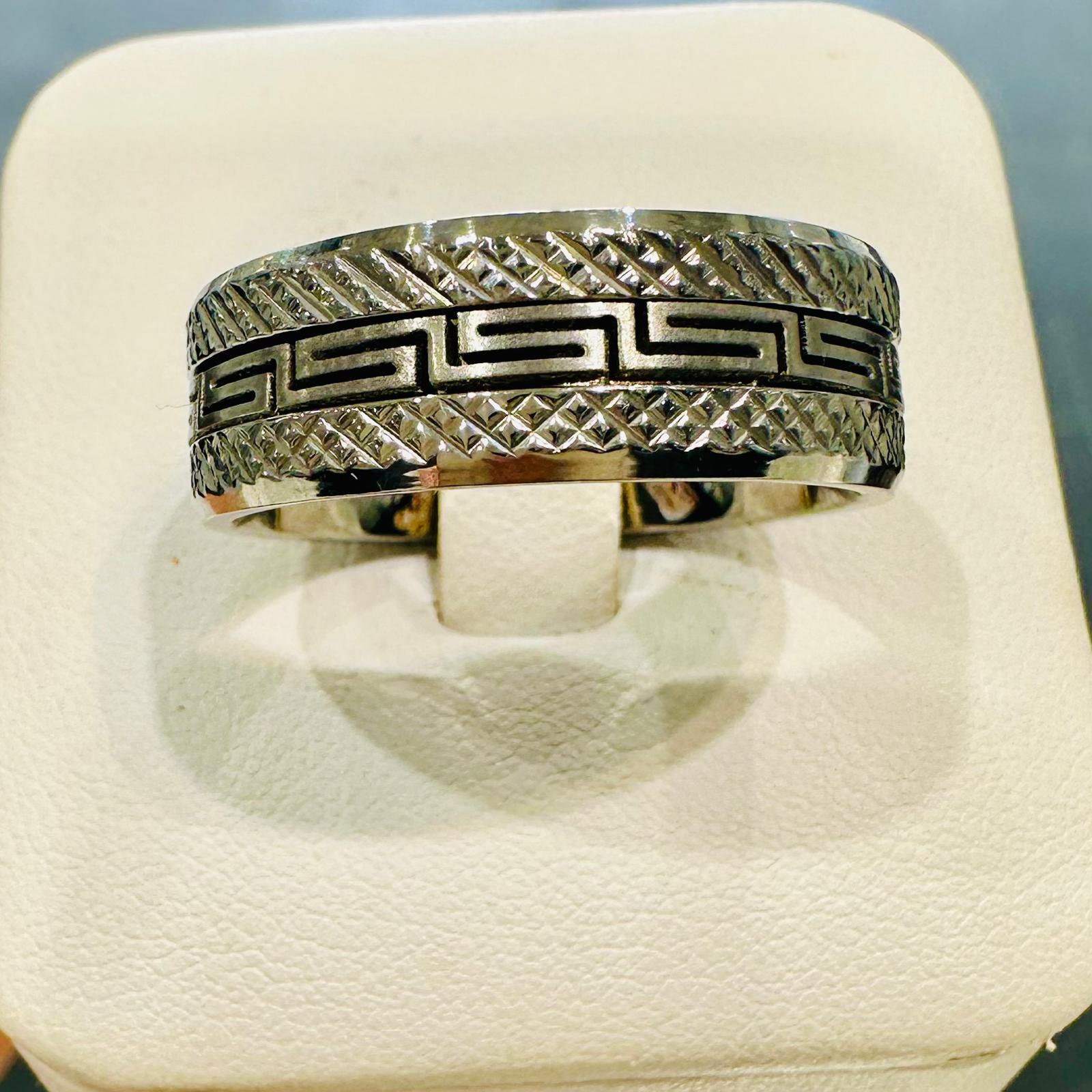 10K white gold men’s ring with lab-grown sapphire and textured abstract openwork design