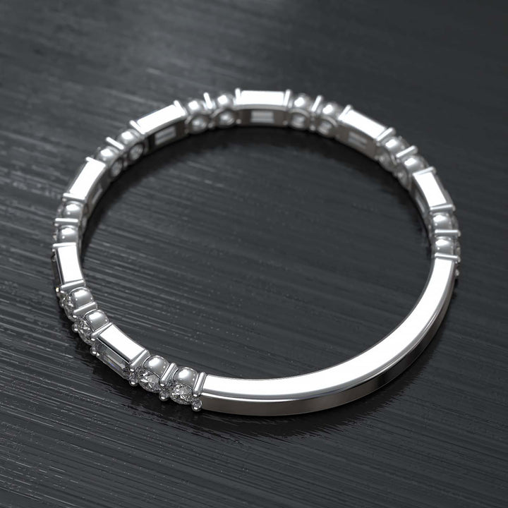 Lab-grown diamond band with alternating baguette and round diamonds, crafted in gold or platinum.