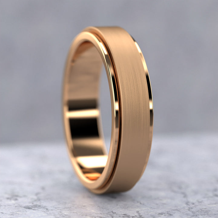 men’s brushed center band with polished step edges in 5.9 mm width