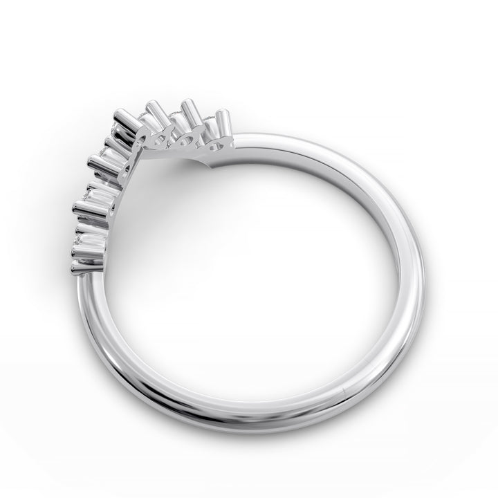 v shaped chevron diamond band with round brilliant stones