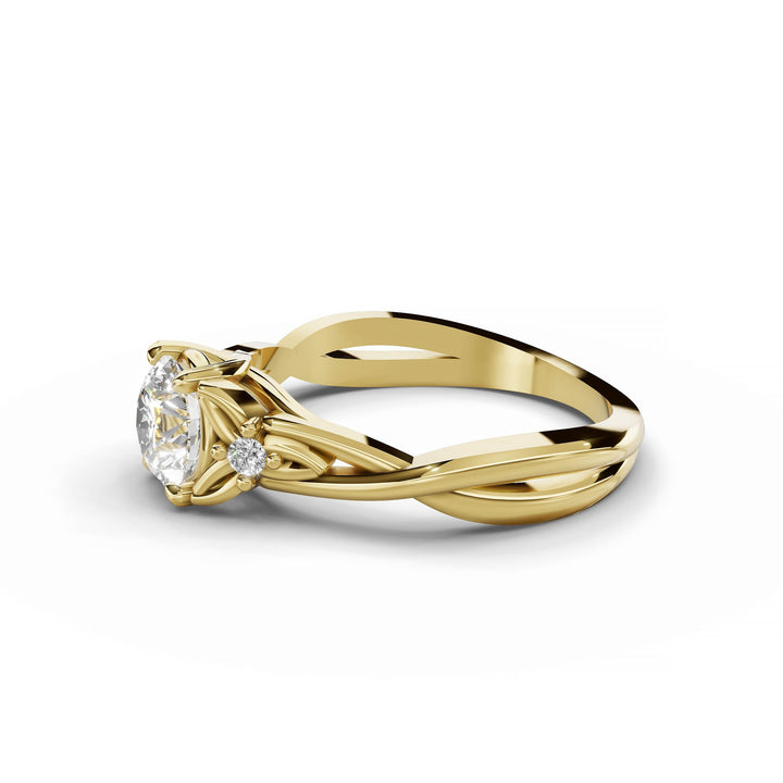 Round diamond engagement ring, split band, yellow gold.